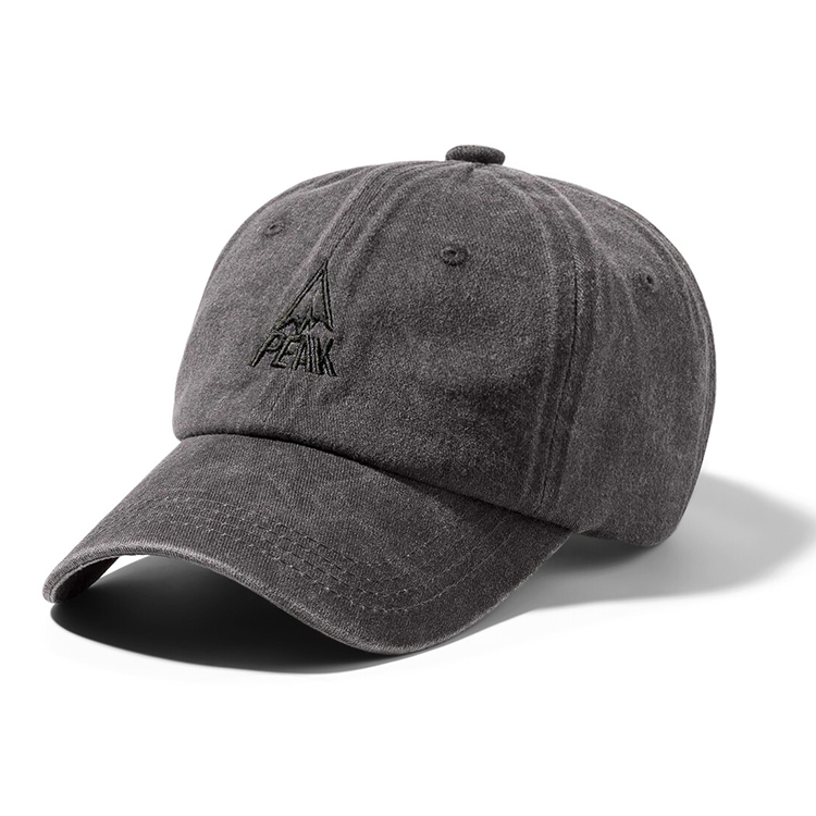 这是一个绣花棒球帽